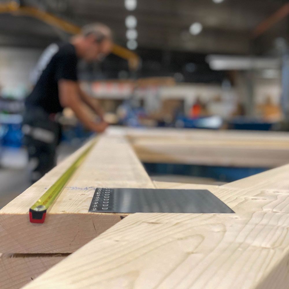 Vill du bli vår nya kollega? Just nu söker vi personal till vår husfabrik!